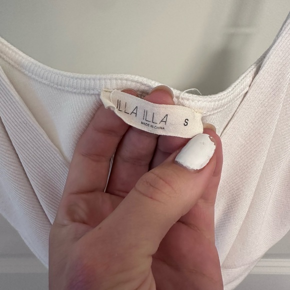 white criss cross cropped tank - Picture 2 of 3